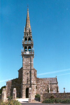 Vue de l'église et de son clocher